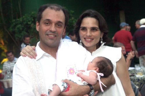 Fernando e Patricia Novaes com a Filha
