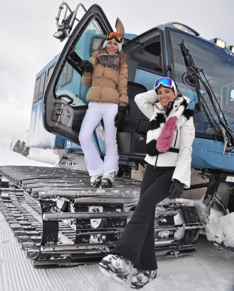 Marília Queiroz e Nicole Pinheiro curtem temporada de esqui em Vail