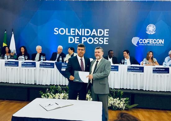 Lauro Chaves toma posse no Conselho Federal de Economia, em Brasília