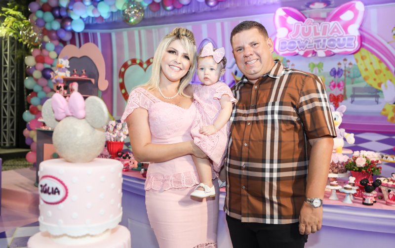 Marina e Gerardo Santos celebram o primeiro aninho da caçula Júlia