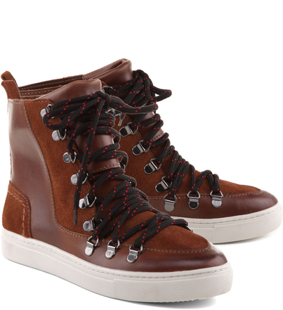 Tênis clássicos e moderninhos para quem vai correr atrás do trio, neste Fortal