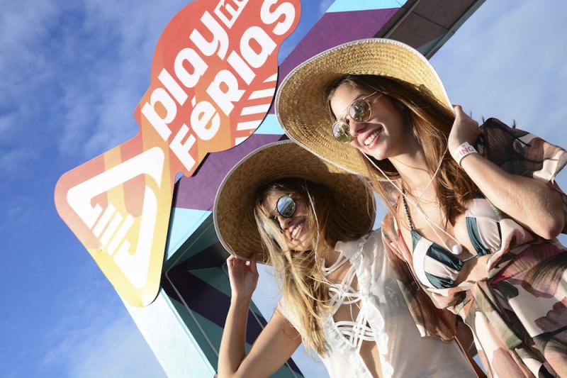 Boate Living dá o start nas férias com sunset alto astral no Órbita Blue