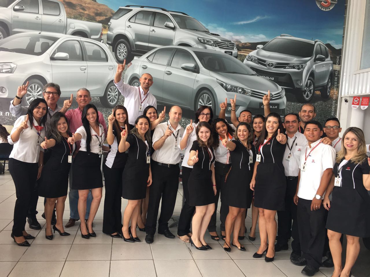 Newland comemora primeiro lugar entre as concessionárias Toyota no País!