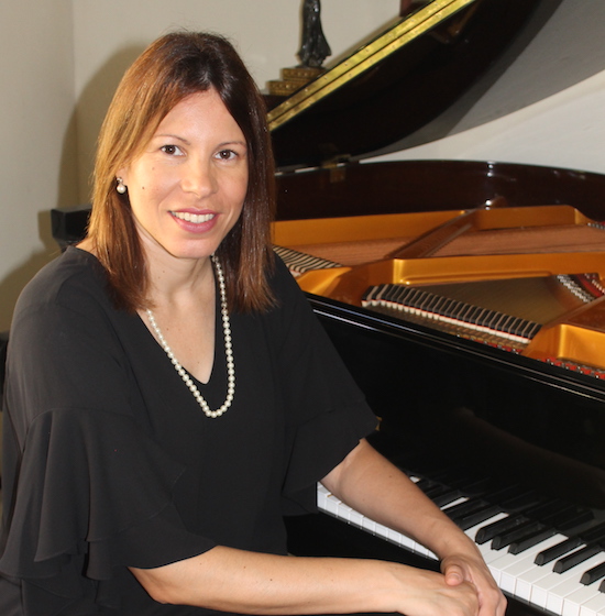 Teatro Celina Queiroz recebe a pianista Ilka Araújo com tributo a José Mário de Araújo