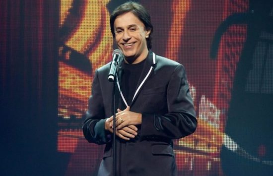 Tom Cavalcante aterrissa com seus personagens mais icônicos em Fortaleza