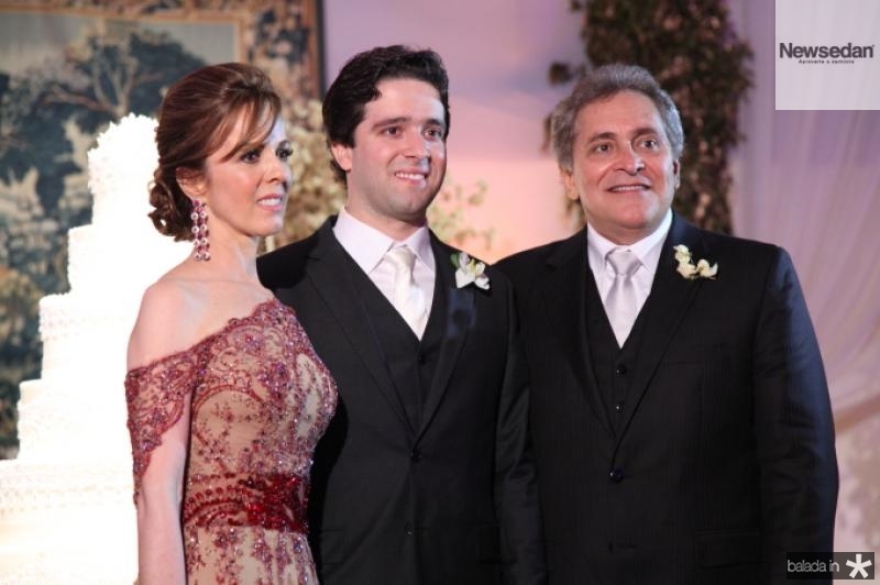 Sábado de bate papo para Karísia e Luiz Pontes, no Bistrô de Moi