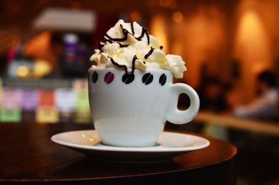 Check-in online com direito à café. Vem saber!