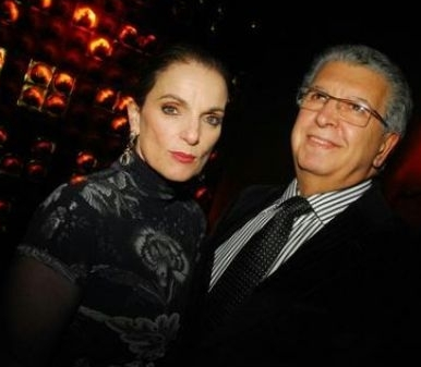 Chris Ayrosa marca presença no birthday de Alódia Magalhães