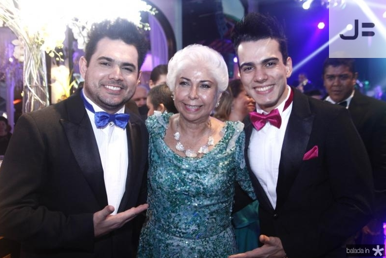 Luís Marcelo e Gabriel prestigiam Alódia Guimarães