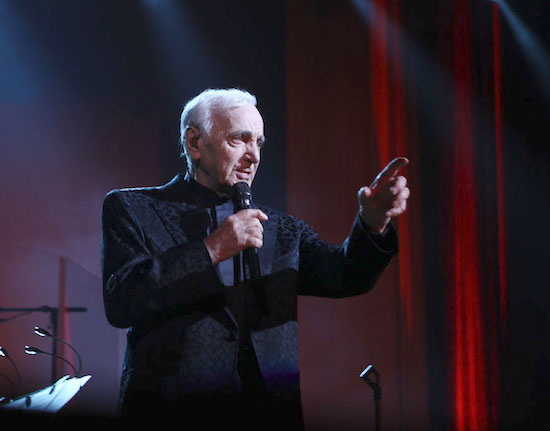 Gigante da música francesa, Charles Aznavour morre aos 94 anos