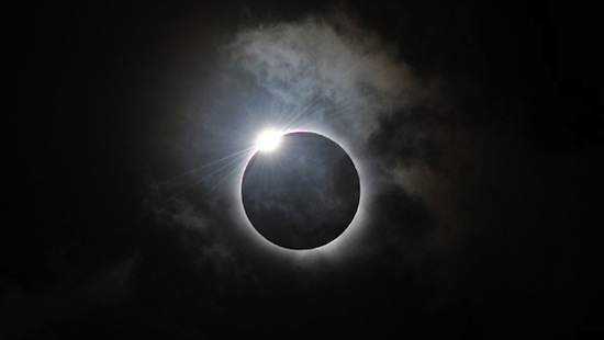 Saiba como será o último eclipse solar do ano!
