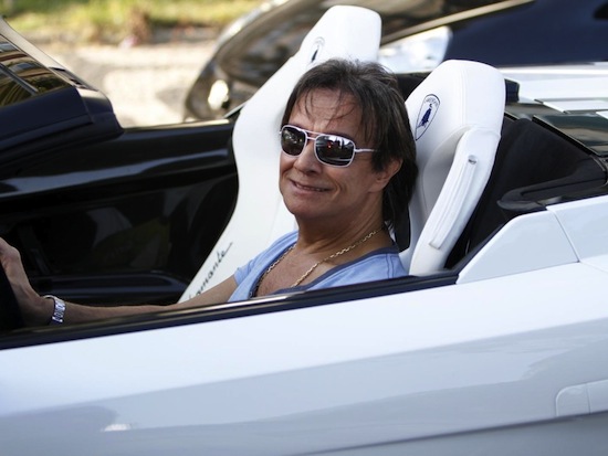 Roberto Carlos anuncia publicação inédita sobre sua vida