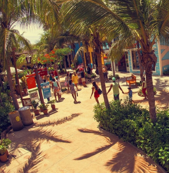 Beach Park recebe Kombinado Itinerância Criativa