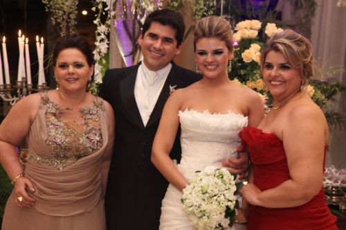 Os noivos com Teka Leitão e Serly Gomes