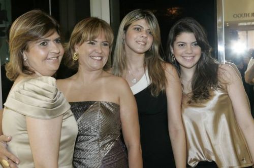 Kilda Antunes com Ana, Nayanne e Louanne Ibiapina