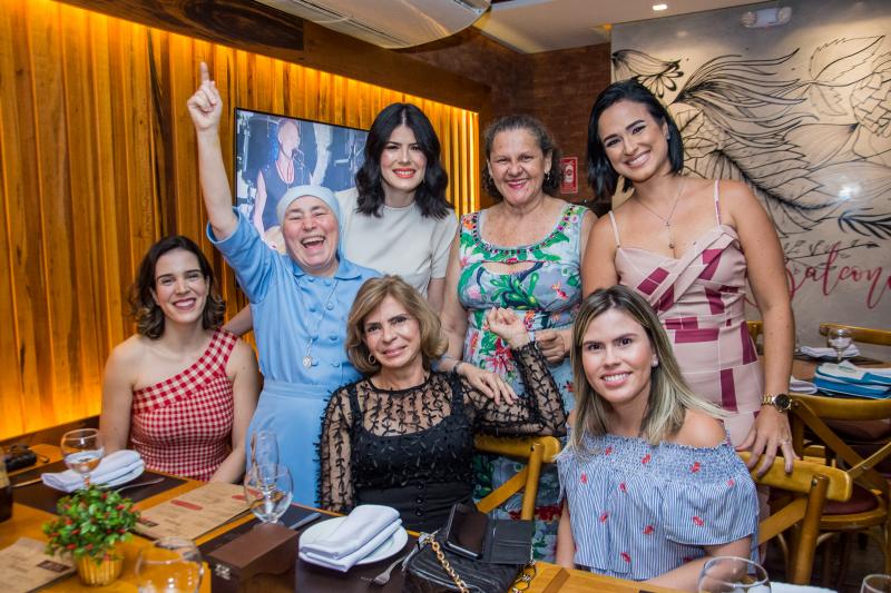 Vivian Brasil, Irma Conceicao, Tayna Ginepri, Ditarcia Brasil, Sandra Barbosa, Sonia Dias e Graciele Arruda 