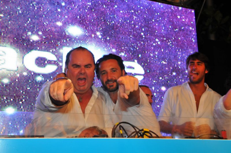 Réveillon no Café de La Musique, em Jurerê