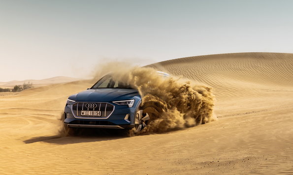 Audi e-tron: testado e comprovado em Abu Dhabi por jornalistas