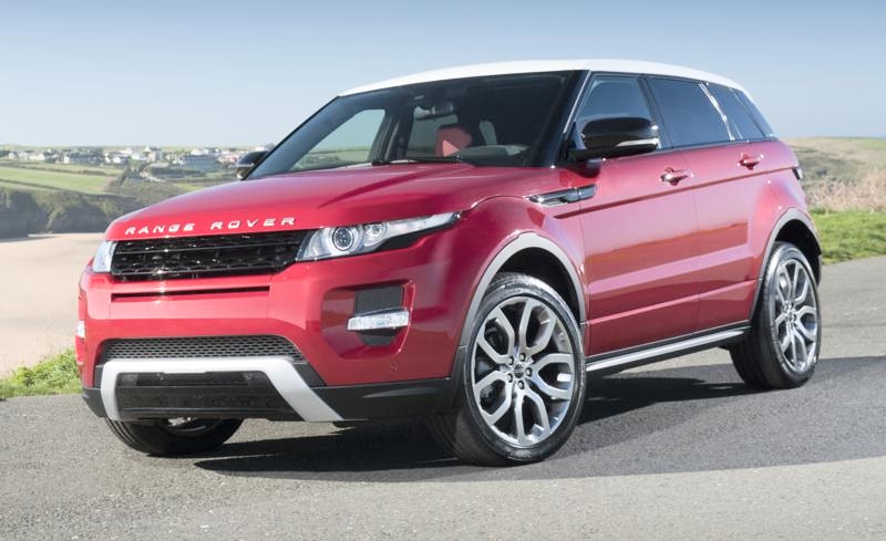 Range Rover Evoque e Discovery Sport ganham novas motorizações que são produzidas aqui no Brasil