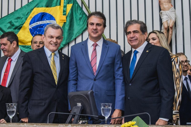 José Sarto é eleito presidente da Assembleia Legislativa em concorrida solenidade de posse dos 46 deputados estaduais cearenses