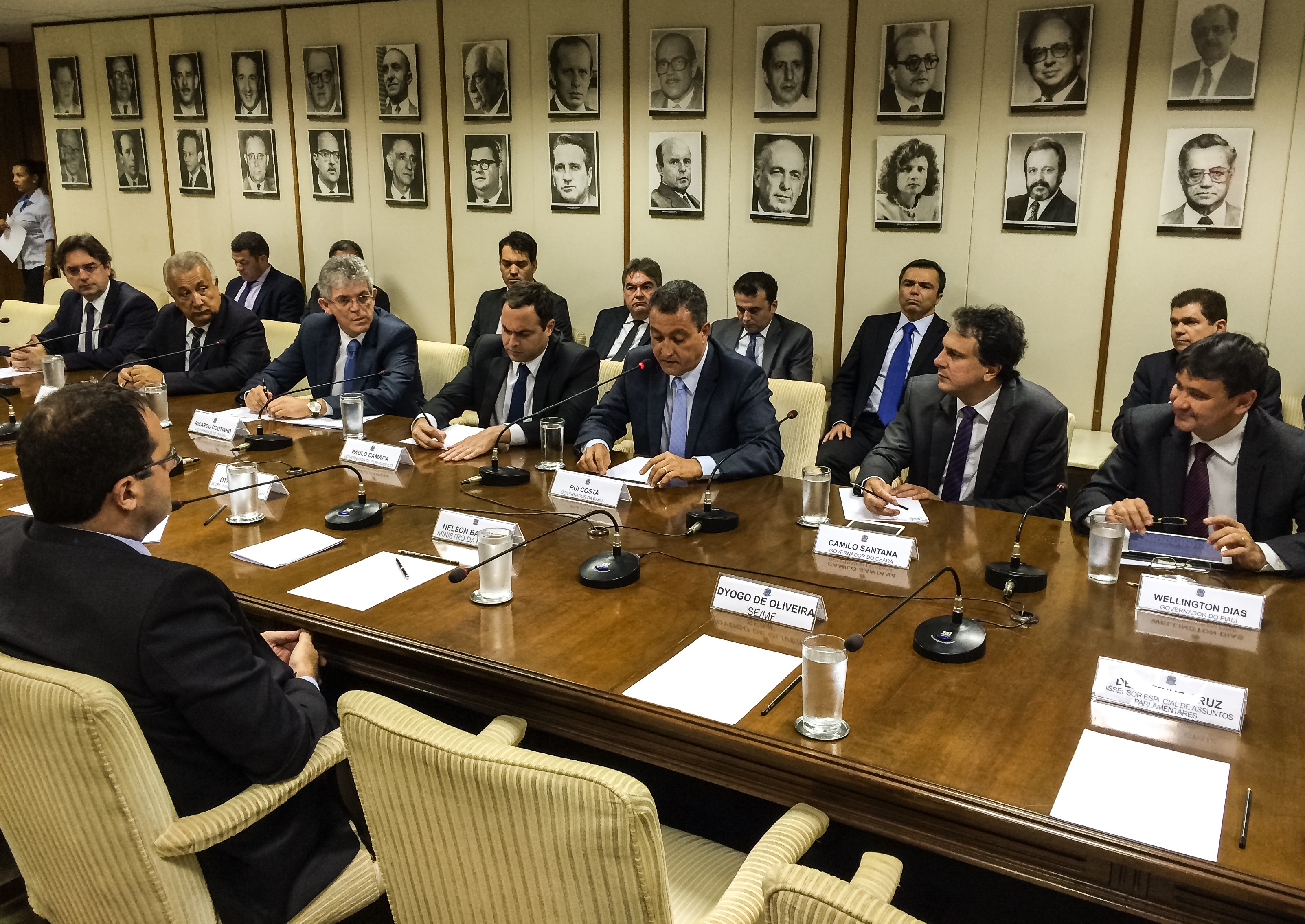 Camilo Santana se reúne com ministro da Fazenda