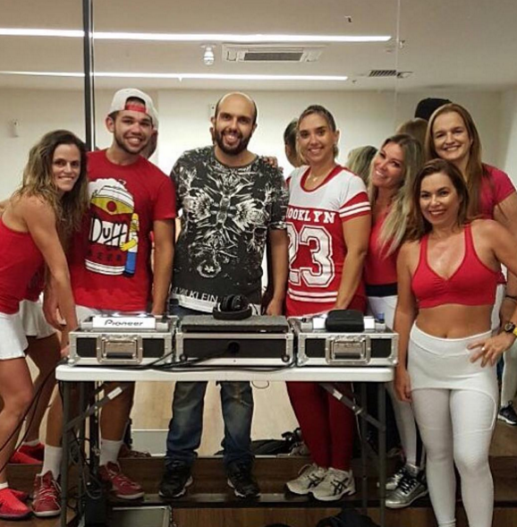 R2 Academia comemora um ano com programação toda especial