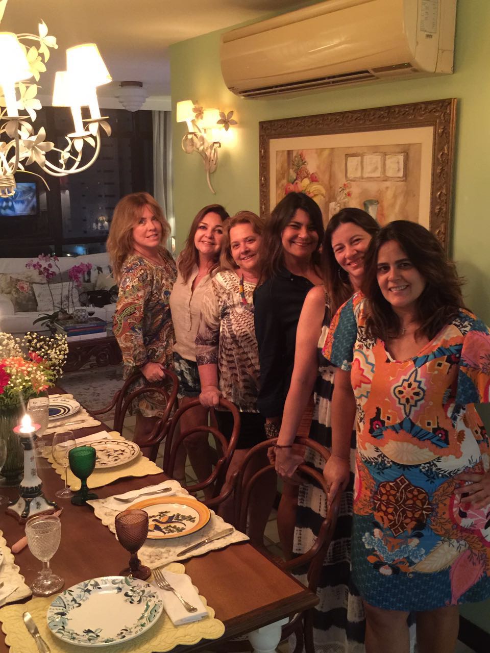 Ana Lourdes Almeida arma get-together em torno de Lilibeth Monteiro de Carvalho