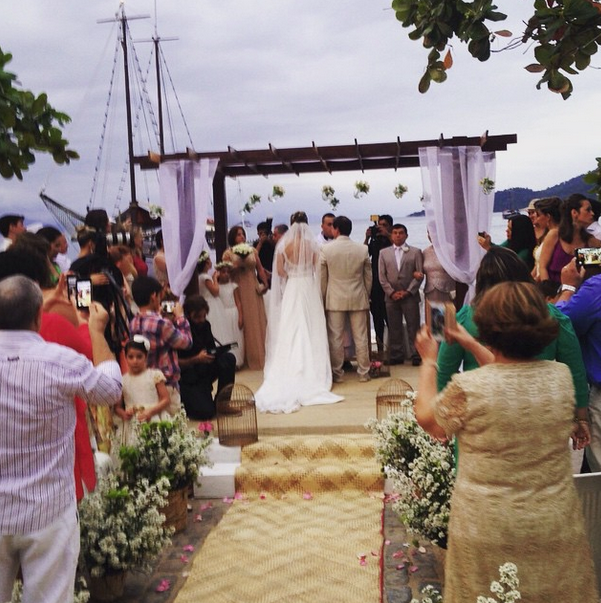 Angra dos Reis foi o cenário do casamento de Melina e Alisson