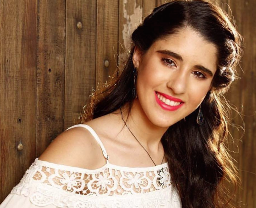 Mariana Boris Medeiros comemora seus 15 anos com um festão