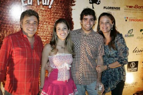Sergio e Priscila Esteves, Julio Bezerra e Marilia Esteves