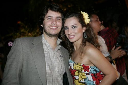 Hugo Macedo e Carol Souza