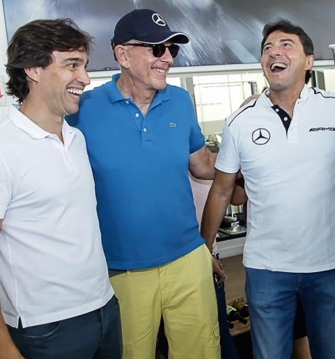 Mercedes-Benz é líder de vendas no segmento premium em 2017