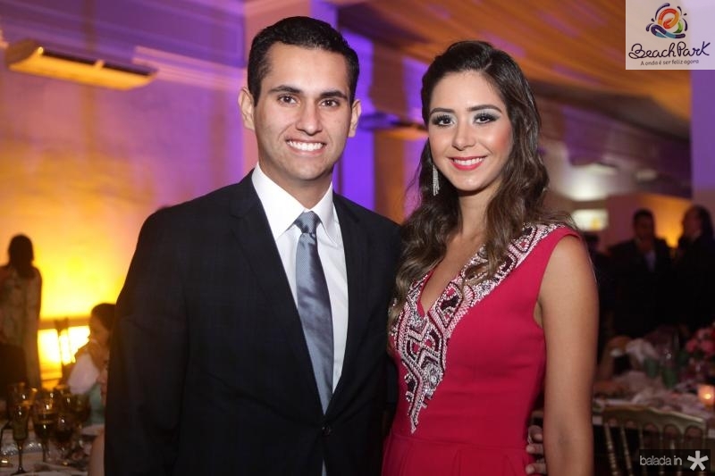 Domingos Neto troca alianças com Lívia Aguiar