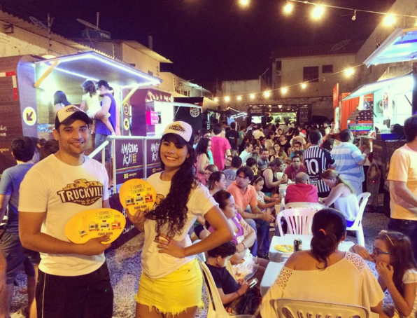 Lucas Rocha e Matheus Teles inauguram Food Park Fixo!