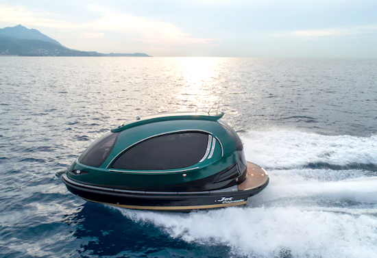 Projetada pela Jet Capsule, Royal Version 001 propõe experiência luxuosa em alto mar