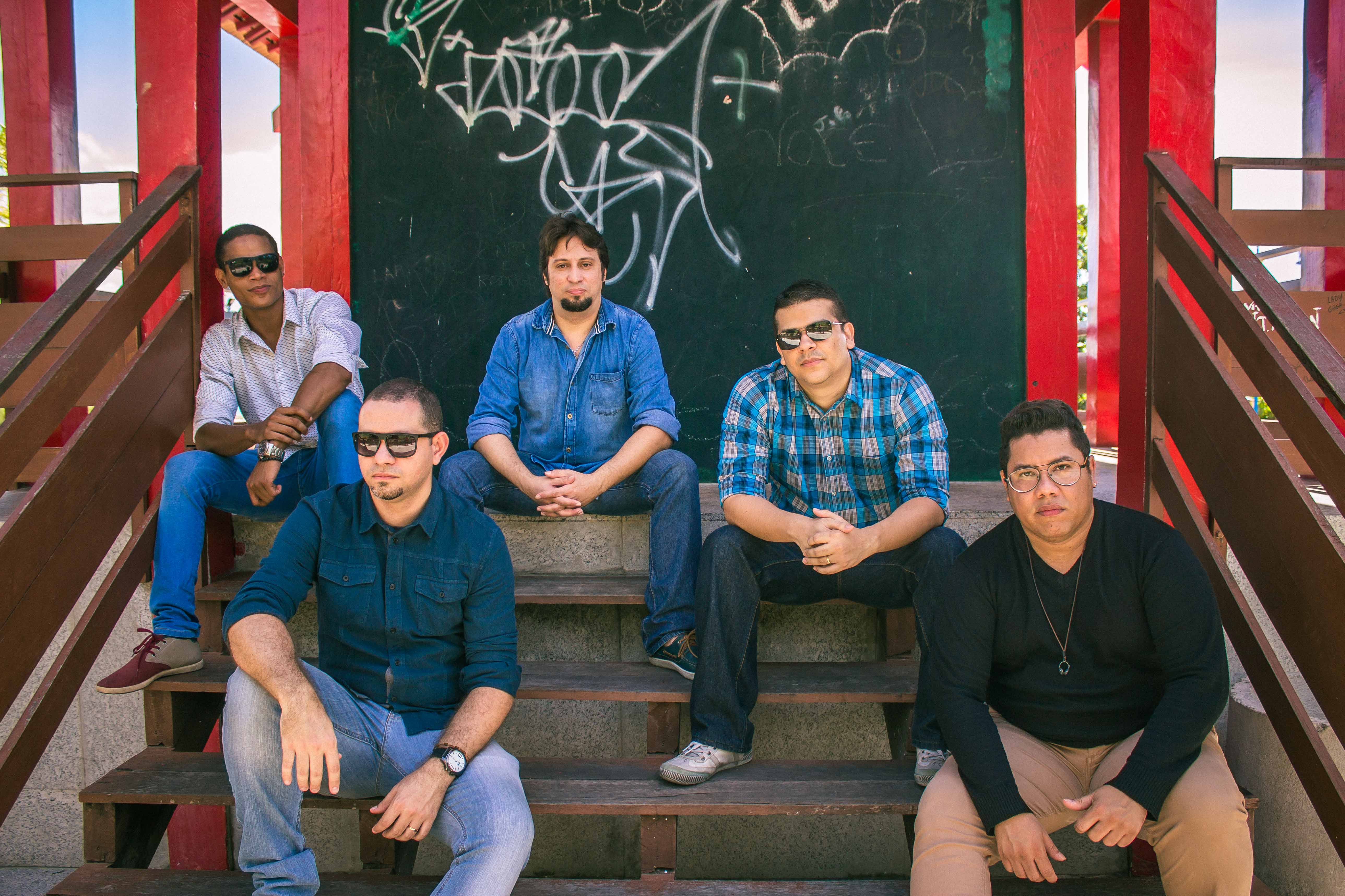 Sorry John faz show acústico no Theatro José de Alencar