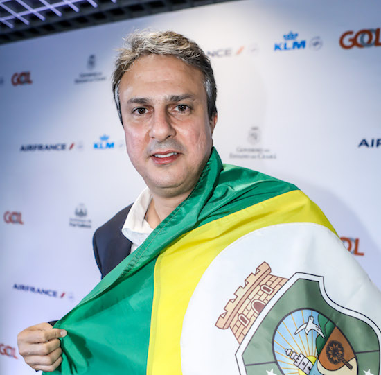 Hoje é dia de abraçar Camilo Santana pelo seu aniversário