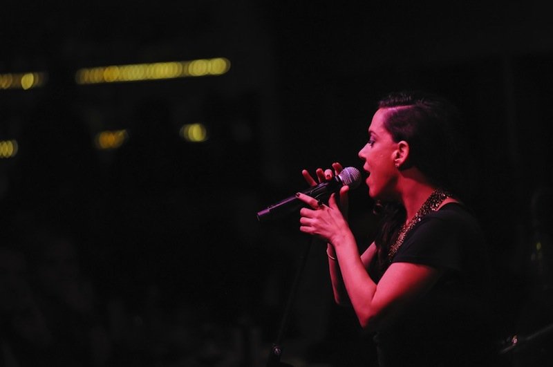 Bebel Gilberto brilha no Baretto, em São Paulo