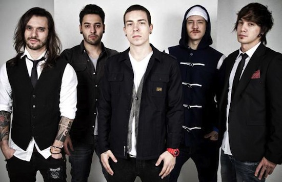 NX Zero anima aniversário do apresentador Marcos Mion