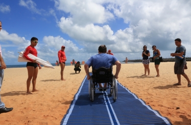 Projeto Praia Acessível comemora a marca de 500 atendimentos
