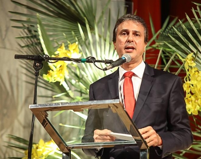 Camilo Santana faz palestra em encontro do Rotary Clube de Fortaleza