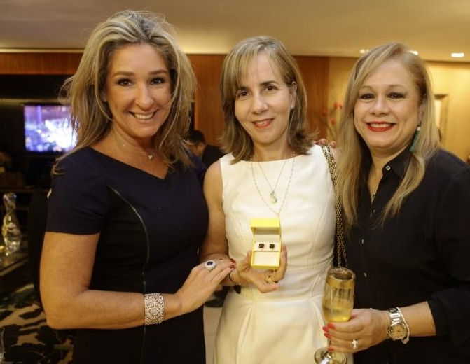 Letícia Linton e Sarah Philomeno armam get together no L’Ô