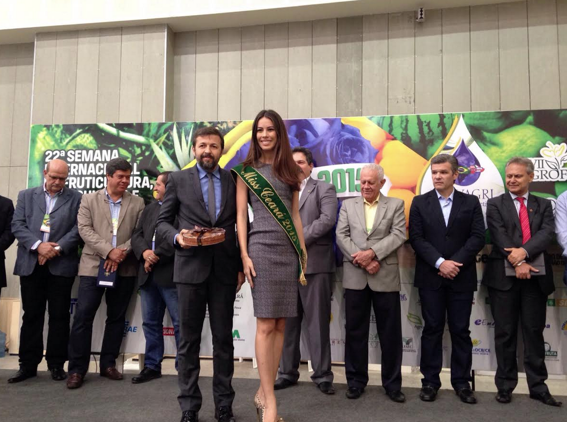 Miss Ceará 2015 esbanjou simpatia em sua passagem pela Frutal