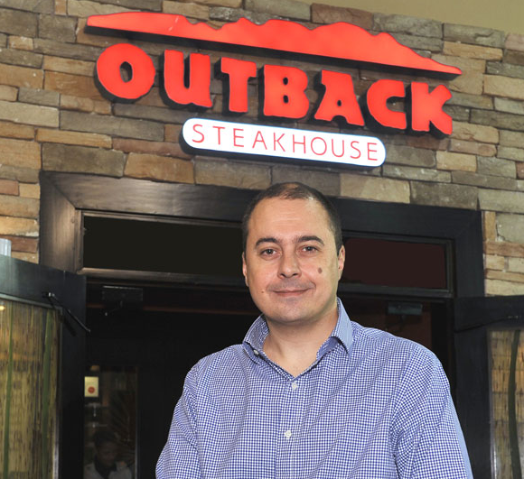 Jantar beneficente marca chegada do Outback em Fortaleza