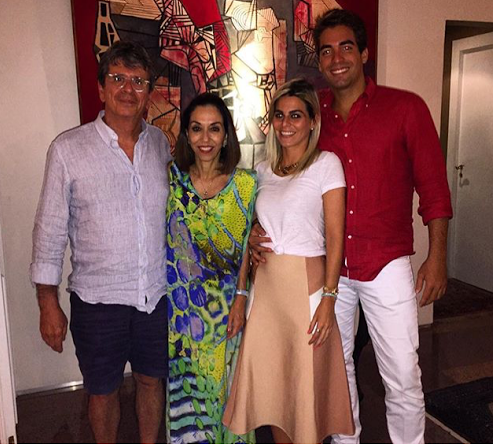 Amanda Távora comemora b-day e oficializa noivado com Leonardo Vidal