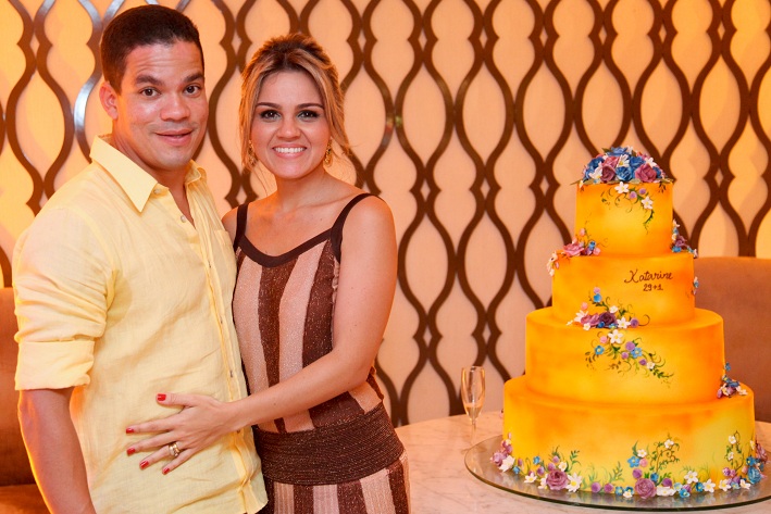 Katarine Queirós comemorou seu niver com estilo