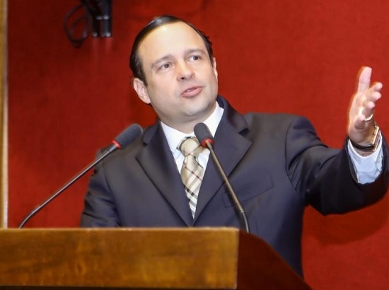 Igor Queiroz Barroso faz palestra na Casa de Vovó Dedé