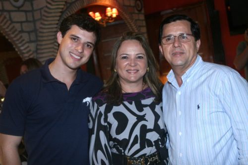 Diego, Fernanda e Ednubio Vasconcelos