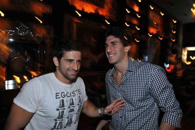 Famosos curtem som de Pete Tha Zouk na POSH