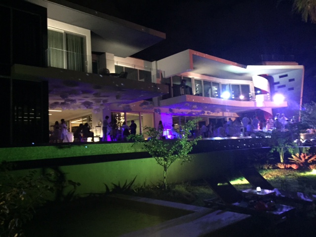 José Carlos e Denise Pontes abrem as portas da sua mansão em Miami